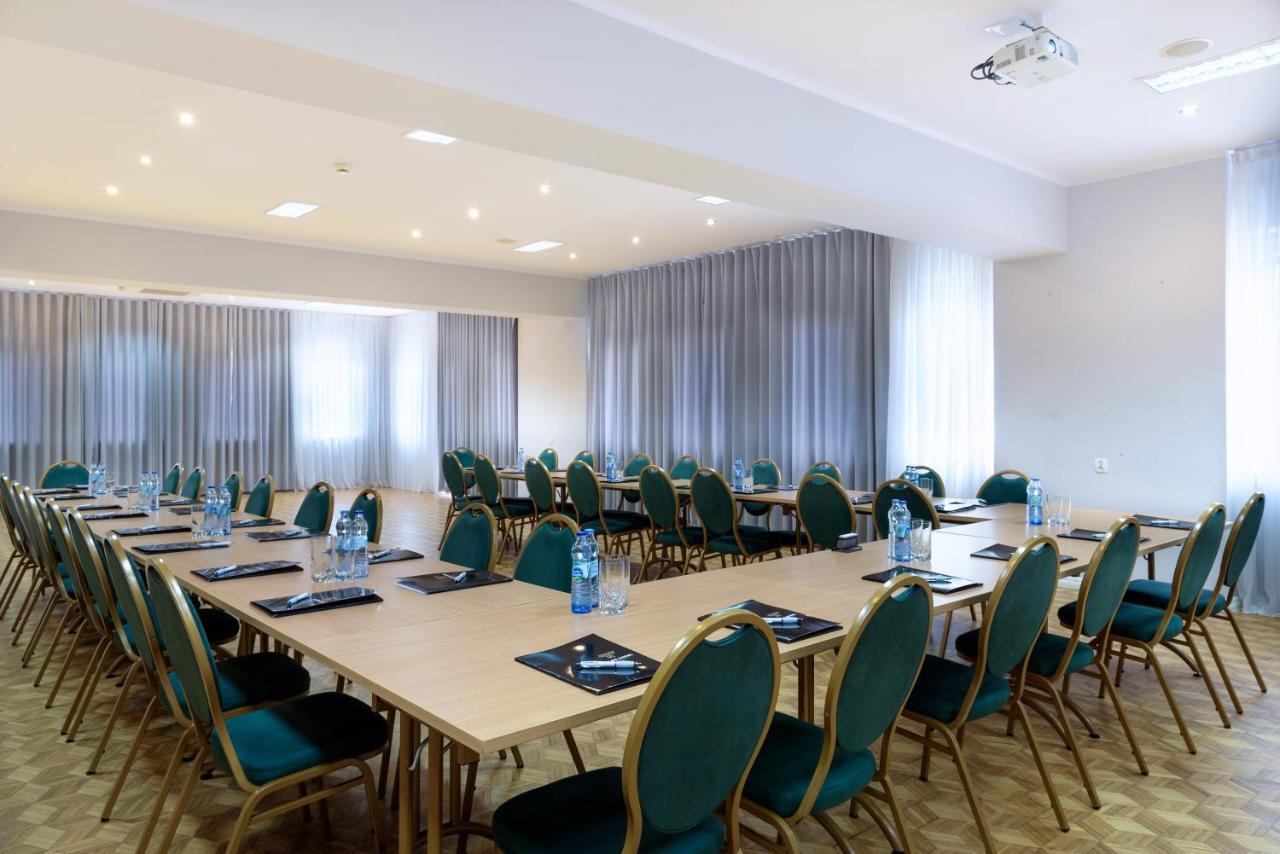 Tailor Hotel Sport & Conference Morąg Exterior foto